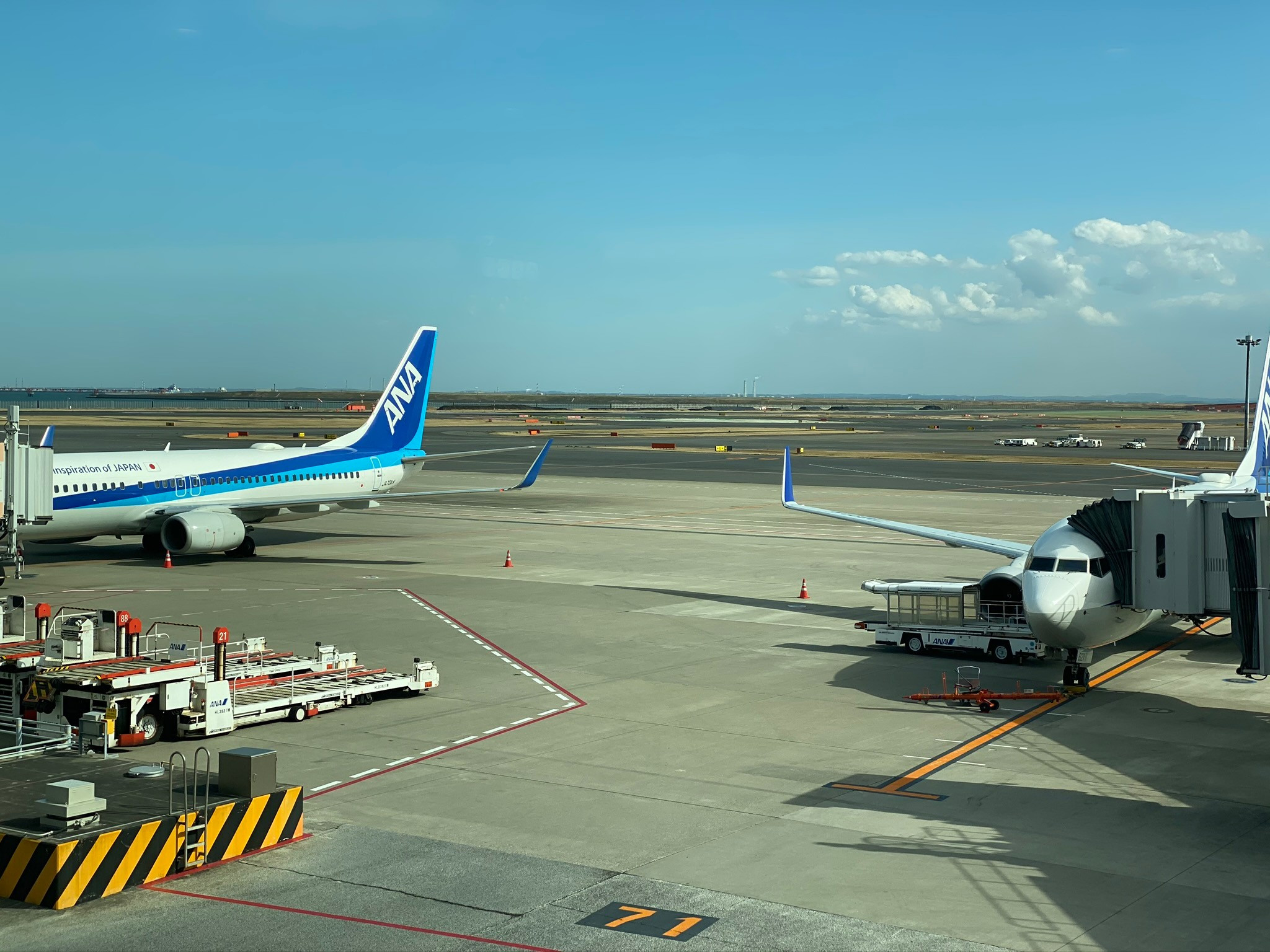 羽田空港 第2ターミナル　搭乗口　７１　ANA７４９便
